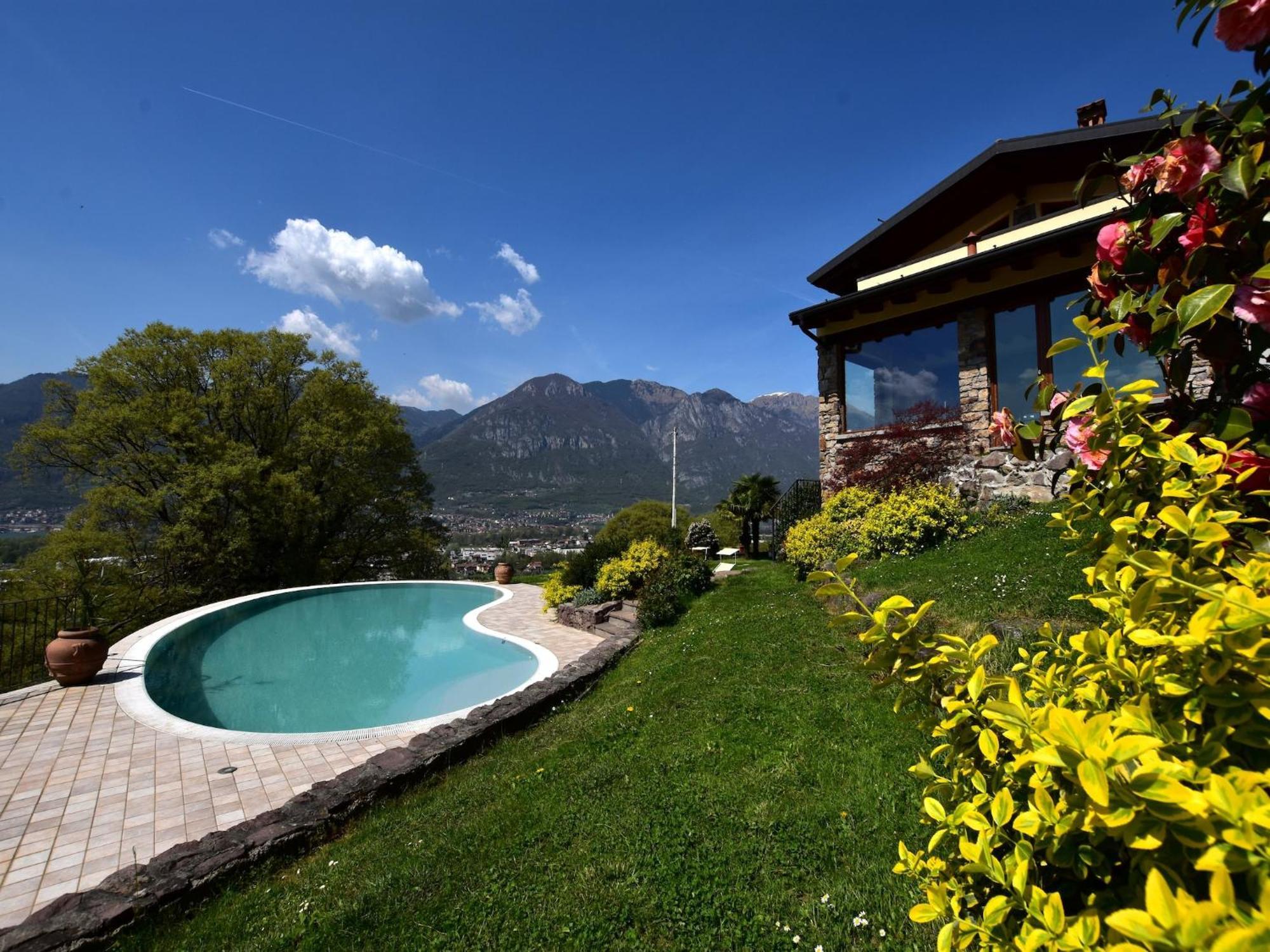 Villa In Pisogne With Pool Garden And Lake View Luaran gambar