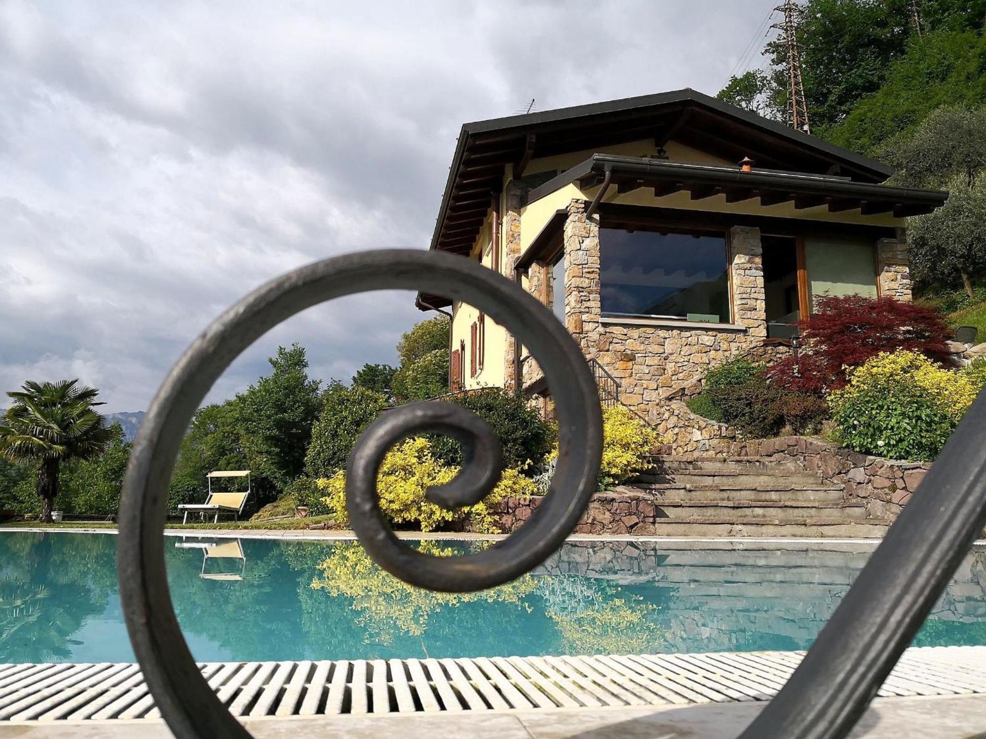 Villa In Pisogne With Pool Garden And Lake View Luaran gambar