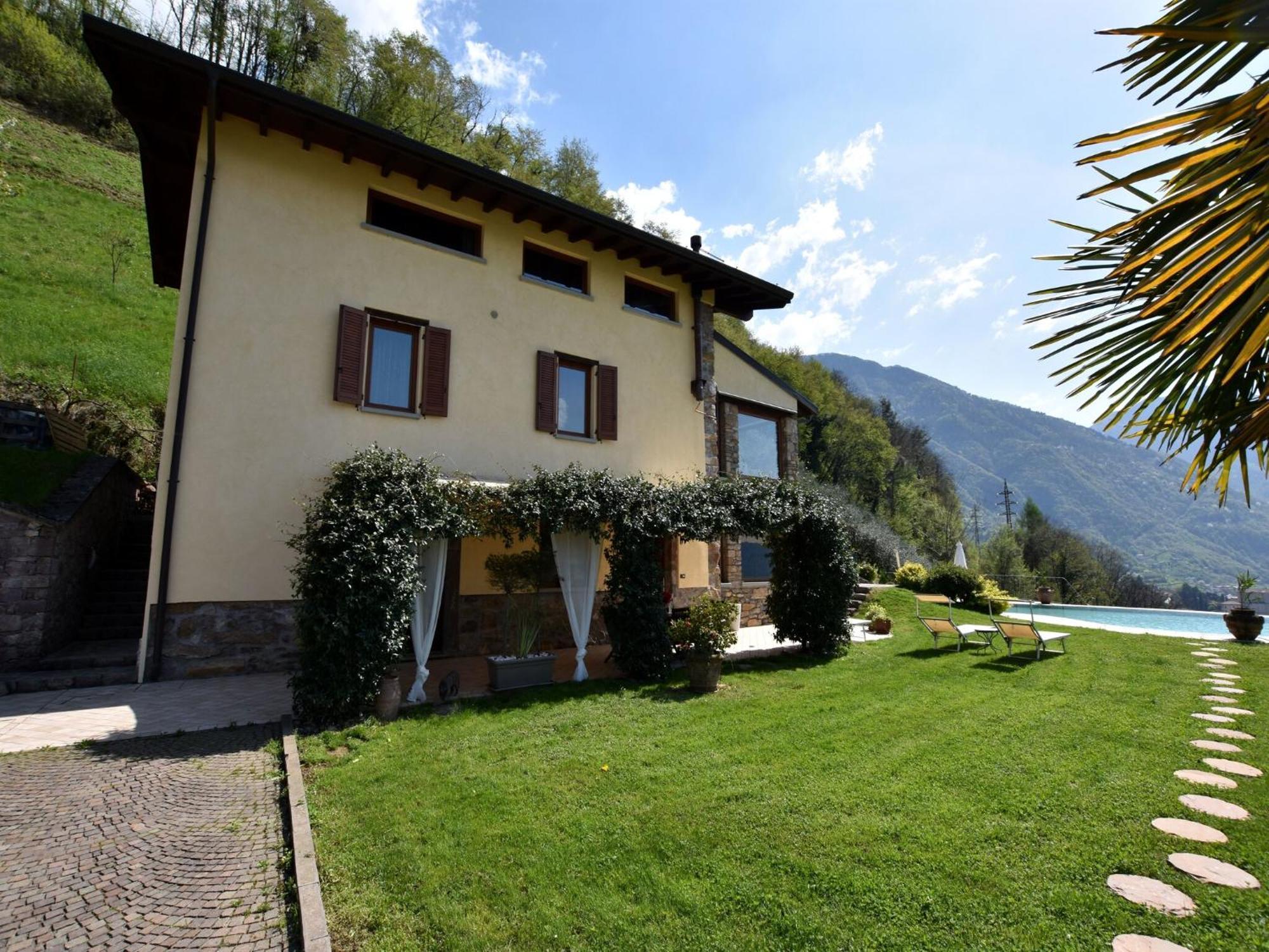 Villa In Pisogne With Pool Garden And Lake View Luaran gambar