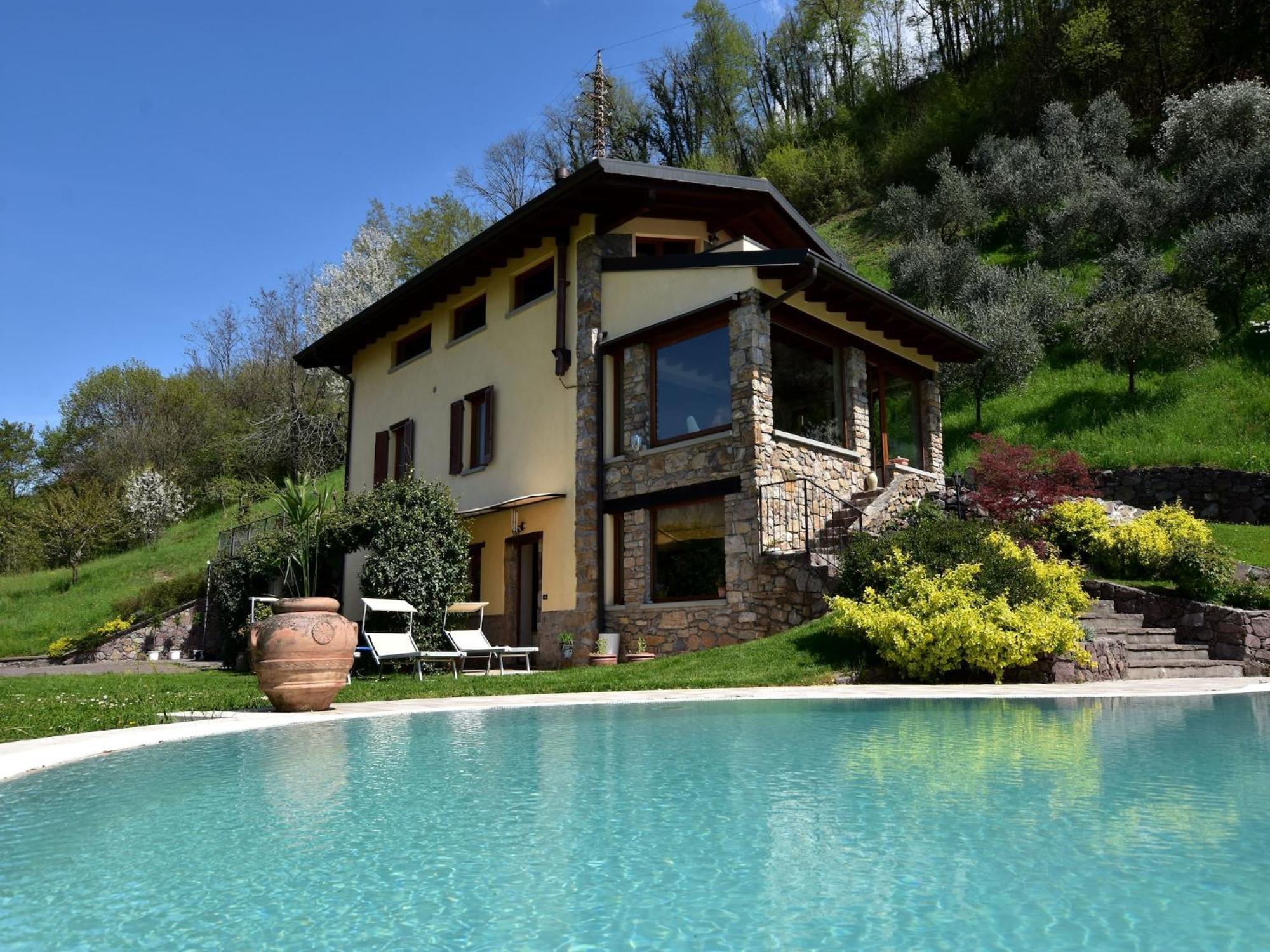 Villa In Pisogne With Pool Garden And Lake View Luaran gambar