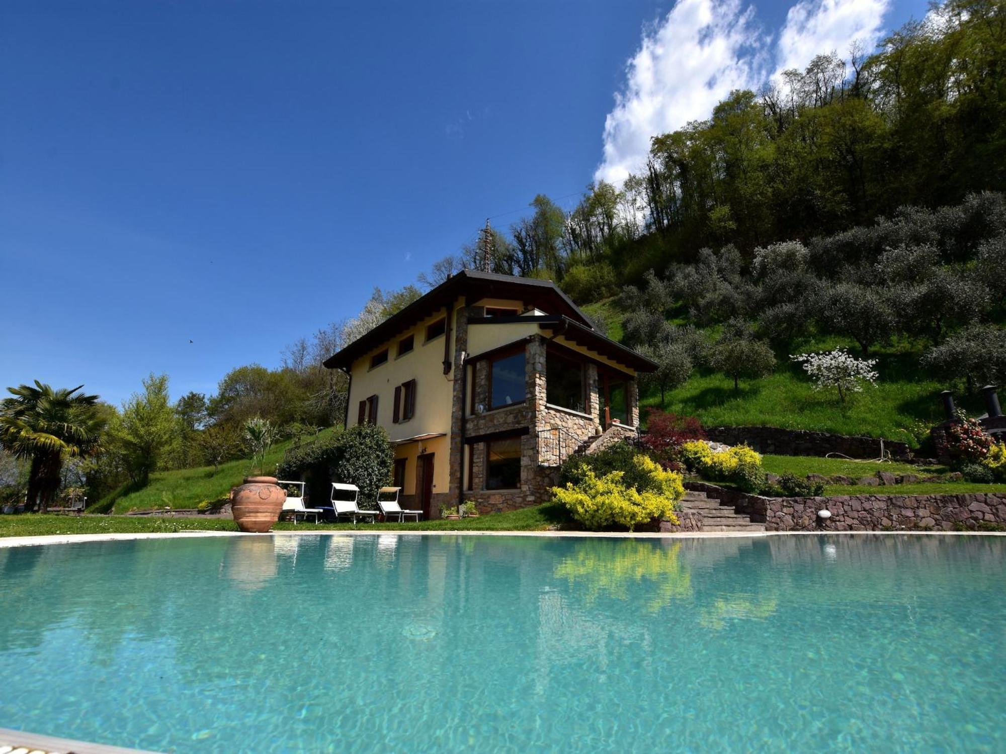 Villa In Pisogne With Pool Garden And Lake View Luaran gambar